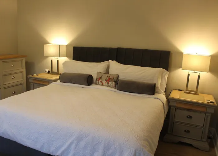 The Fairways, 3*